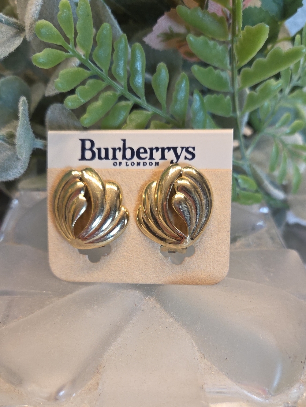 Burberrys of London Authentic Gold Sculpted Clip Earrings VINTAGE NWOT